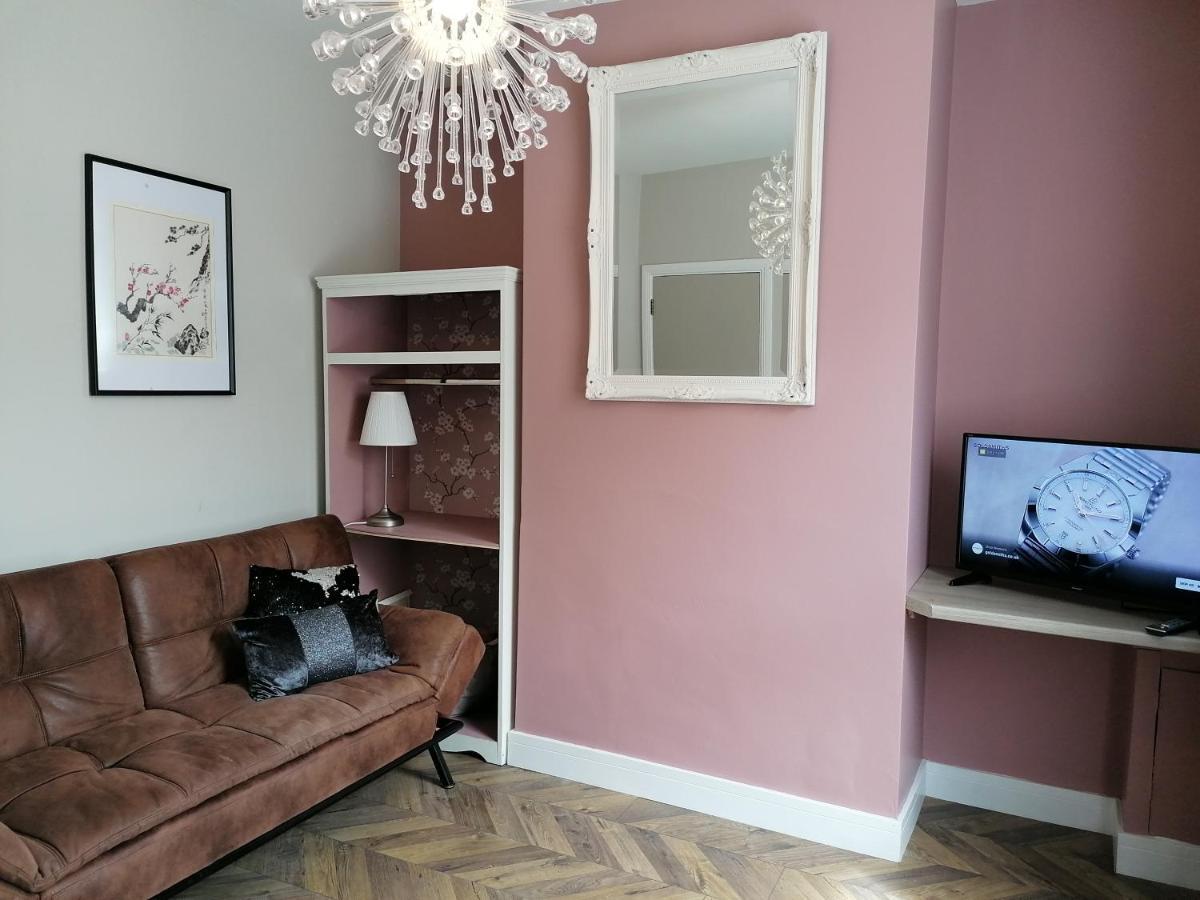 Queens Quarter Holiday Homes (Adults Only) Белфаст Экстерьер фото